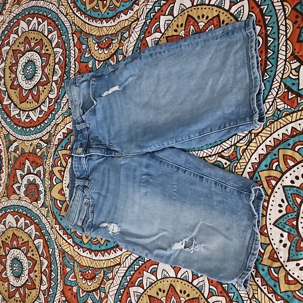 Gap Bermuda shorts. Size 29